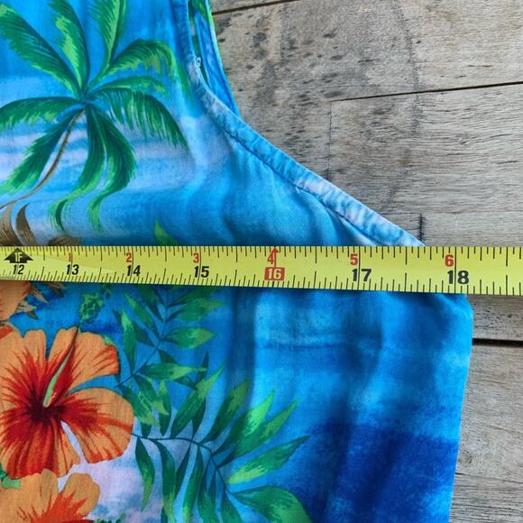 C&C California Hawaiian Print Top Size Medium - Picture 7 of 8